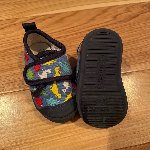 Skidders Dino Shoes - New without tags - Picture 2 of 2